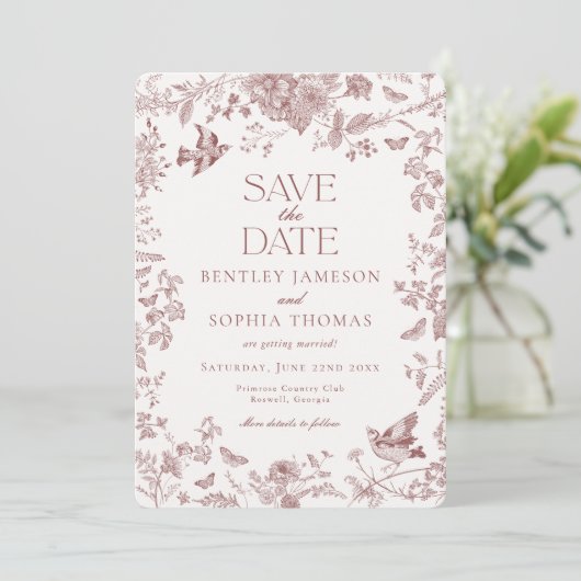 Burgundy Fall Toile De Jouy Floral Save the Date Einladung (Stehend Vorderseite)