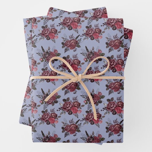 Burgundy Floral Bouquet auf Gray Blue Geschenkpapier Set (Beispiel)