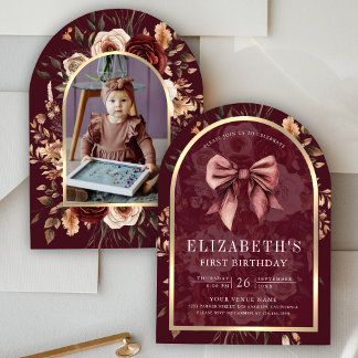 Burgundy Floral Coquette Bow Arch Erstgeburt Einladung