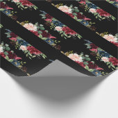 Burgundy Floral Elegantes Hübsches Wasser Geschenkpapier (Ecke)