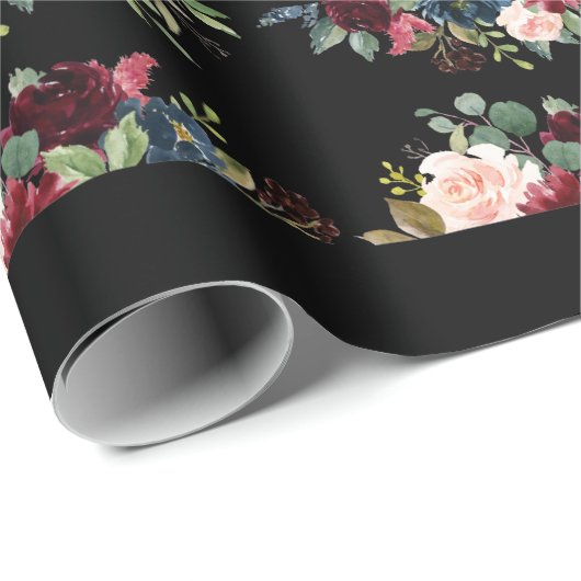 Burgundy Floral Elegantes Hübsches Wasser Geschenkpapier (Rolleneckpunkt)
