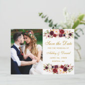 Burgundy Floral Foto Gold Save the Date W (Stehend Vorderseite)