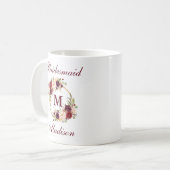Burgundy Floral Gold Circle Monogram Bridesmaid Kaffeetasse (Vorderseite Links)
