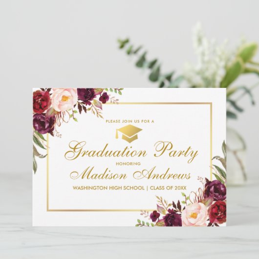 Burgundy Floral Gold Frame Graduation Party einlad Einladung (Stehend Vorderseite)