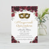 Burgundy Floral Gold Quinceñera Masquerge Maske Einladung (Stehend Vorderseite)