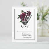Burgundy Floral Gothic Skeleton Wedding RSVP Karte (Stehend Vorderseite)