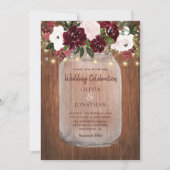 Burgundy Floral Lights Rustic Wood Wedding Einladung (Vorderseite)
