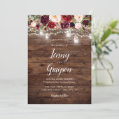 Burgundy Floral Mason Jar Lights Wood Wedding Einladung (Stehend Vorderseite)