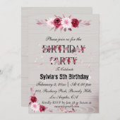 Burgundy Floral mit Holzhintergrund Geburtstag Einladung (Vorne/Hinten)