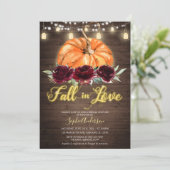 Burgundy Floral Pumpkin Fall in Liebe Brautparty Einladung (Stehend Vorderseite)