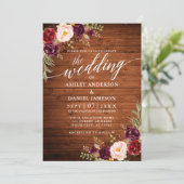 Burgundy Floral Rustic Wood Calligraphy Wedding Einladung (Stehend Vorderseite)