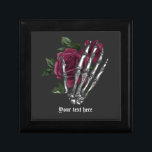 Burgundy Floral Skeleton Hand Gothic Erinnerungskiste<br><div class="desc">Weiße gotische bordeauxrote Skelette Geschenkboxen.</div>