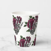 Burgundy Floral Skeleton Hand Gothic Pappbecher (Vorderseite)