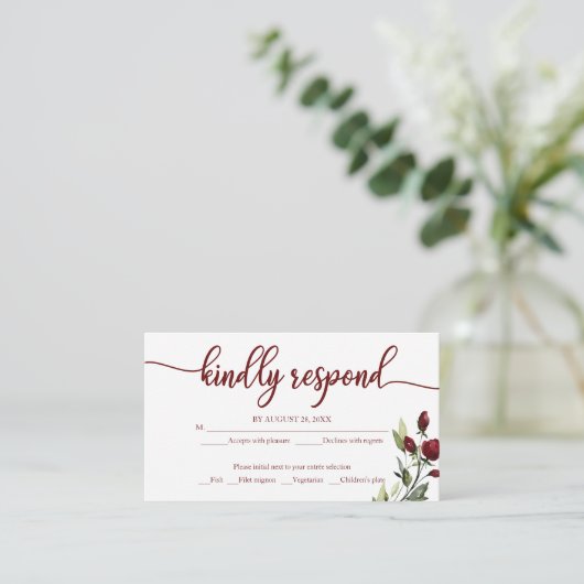 Burgundy Floral Wedding RSVP Rustikale Creme Begleitkarte (Stehend Vorderseite)