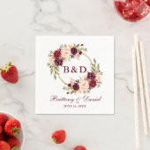 Burgundy Floral Wreath Monogram Wedding Serviette (Beispiel)