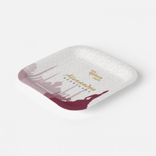 Burgundy & Gold Arabian Quinceñera Teller (Gewinkelt)