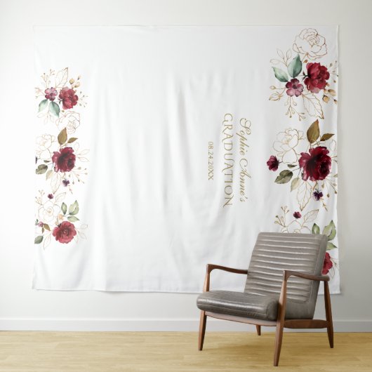 Burgundy Gold Floral Abschluss Foto Stand Prop Wandteppich (Beispiel (Horizontal))
