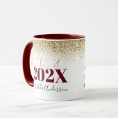 Burgundy Gold Glitzer Abschluss elegantes Skript m Tasse (Vorderseite Links)