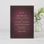 Burgundy Gold Glitzer Einfache Monogramm Hochzeit Einladung (Stehend Vorderseite)