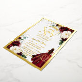 Burgundy Gold White Floral Quinceñera Quince 15 Folieneinladung (Gedreht)