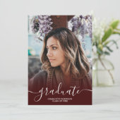 Burgundy Graduate Script Foto Abschluss Einladung (Stehend Vorderseite)