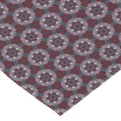 Burgundy & Gray Floral Painted Quilt Kurzer Tischläufer (Ecke)