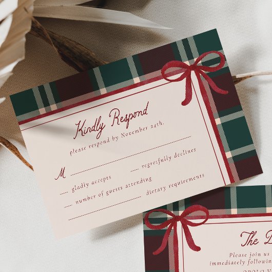 Burgundy Green Plaid Christmas Bow Wedding RSVP Karte