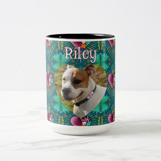 Burgundy heart with flowers and golden rays zweifarbige tasse (Mittel)