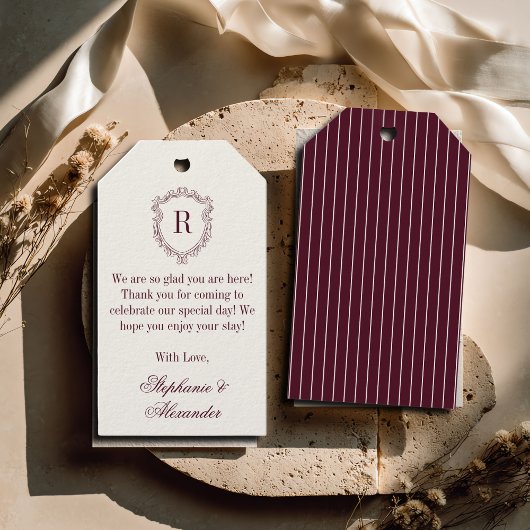 Burgundy Ivory Monogram Crest Old Money Wedding Geschenkanhänger