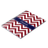 Burgundy Lg Zickzack Navy Name Monogram Notizblock (Linke Seite)