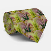 Burgundy Lily Abstrakte Krawatte (Gerollt)