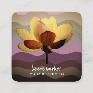 Burgundy Lotus Blume Yoga Instructor Wasserfarbe Quadratische Visitenkarte