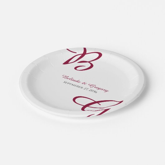 Burgundy Maroon Initials Herbst Hochzeit im Herbst Pappteller (Schrägansicht)