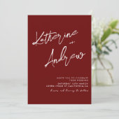 Burgundy Maroon Minimalistische Script-Hochzeit im Einladung (Stehend Vorderseite)