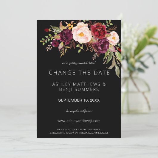 Burgundy Marsala Floral Ändern Sie das Datum - Sch Einladung (Stehend Vorderseite)