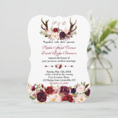Burgundy Marsala Floral Antlers Monogram Wedding Einladung (Stehend Vorderseite)