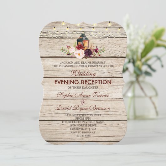 Burgundy Marsala Floral Antlers Wedding Abend Einladung (Stehend Vorderseite)