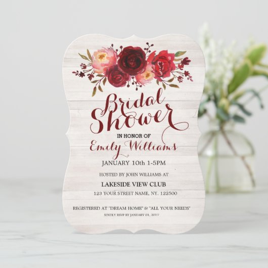 Burgundy Marsala Rote Rosen Blumenkohl Brautparty Einladung (Stehend Vorderseite)