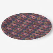 Burgundy Masquerade Masks Pattern Pappteller (Schrägansicht)