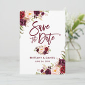 Burgundy Modern Brush Script floral Save The Date (Stehend Vorderseite)