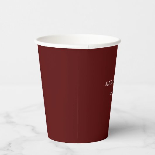 Burgundy Modern Initials Minimalist Wedding  Pappbecher (Rechts)
