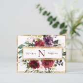 Burgundy Monogram Floral Gold Vielen Dank Postkarte (Stehend Vorderseite)