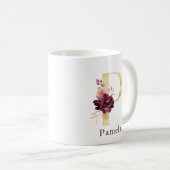 Burgundy Name und Rosa Floral Monogramm Letter P Kaffeetasse (VorderseiteRechts)