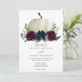 Burgundy Navy Pumpkin Fall Floral Wedding Einladung (Stehend Vorderseite)
