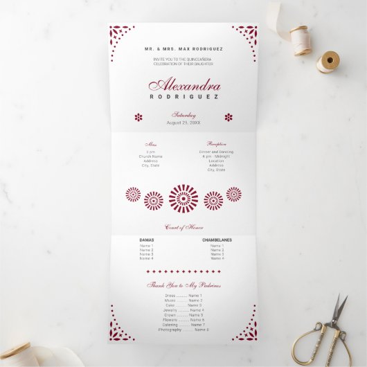Burgundy Papel Picado Mis Quince Años Dreifach Gefaltete Einladung (Innenseite)
