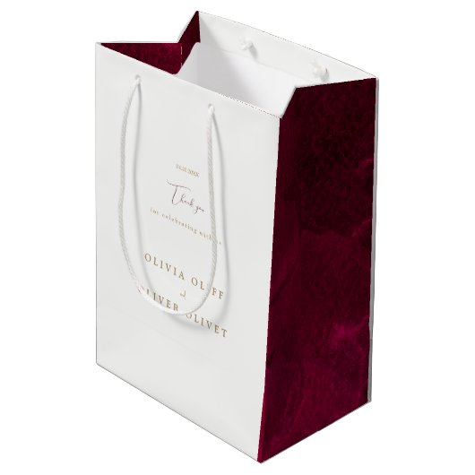 Burgundy Passion Wedding Mittlere Geschenktüte (Rückseite Schrägansicht)