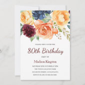 Burgundy Peach Navy Floral 80. Geburtstag Einladung (Vorderseite)