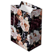 Burgundy Peonies Floral Pattern Mittlere Geschenktüte (Vorderseite Schrägansicht)