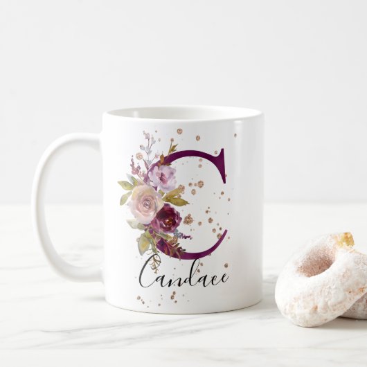 Burgundy Pink Cream Floral Letter C Monogram Kaffeetasse (Mit Donut)