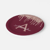 Burgundy Pink Rose Gold Glitzer Monogram Birthday Pappteller (Schrägansicht)